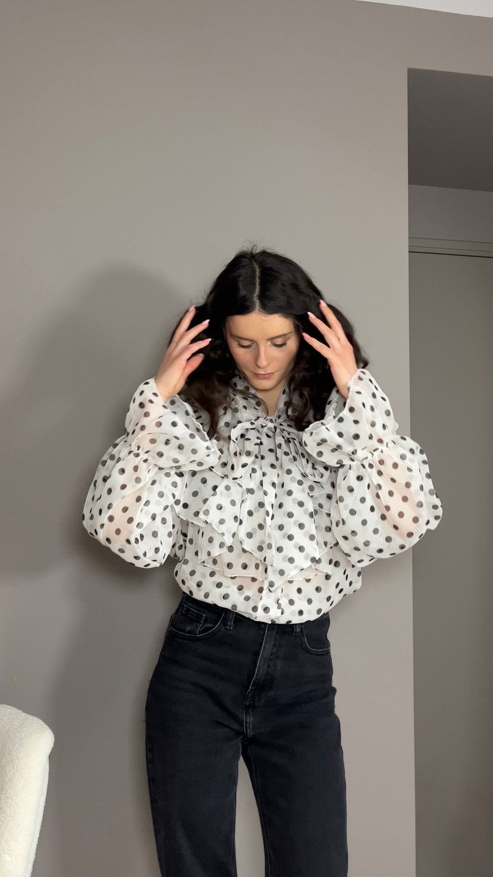 Emy blanche - Chemise à pois avec volants